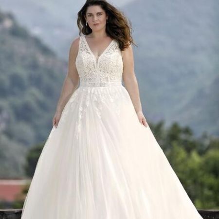 Plus-Size-Brautkleider in Schrobenhausen