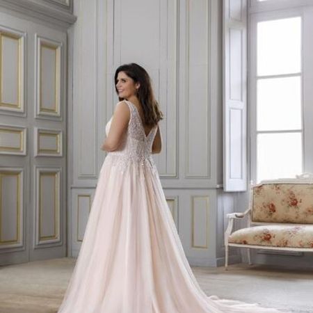 Plus-Size-Brautkleider in Schrobenhausen