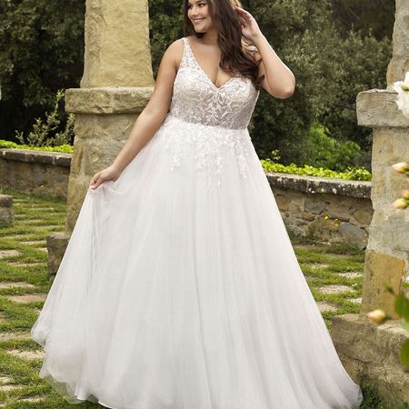 Plus-Size-Brautkleider in Schrobenhausen