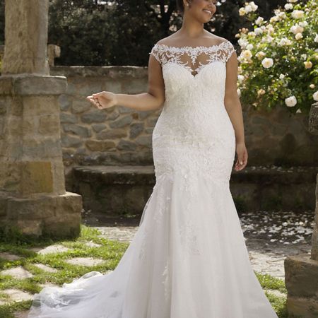 Plus-Size-Brautkleider in Schrobenhausen
