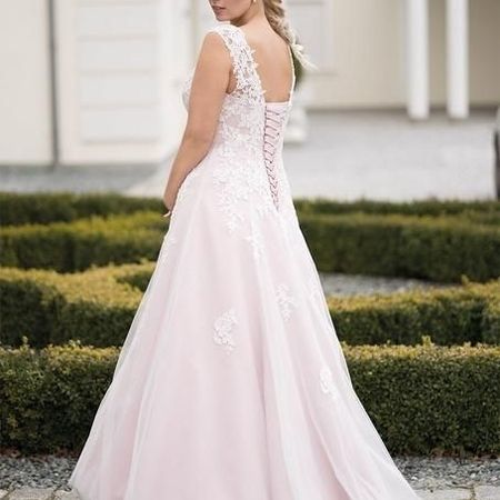 Plus-Size-Brautkleider in Schrobenhausen