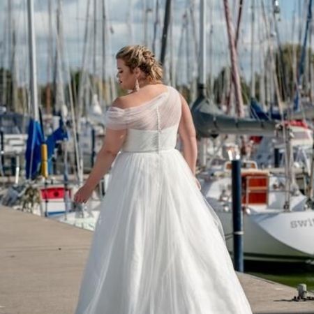 Plus-Size-Brautkleider in Schrobenhausen