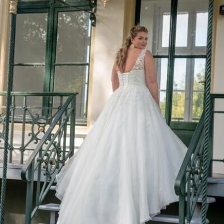 Plus-Size-Brautkleider in Schrobenhausen