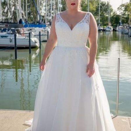 Plus-Size-Brautkleider in Schrobenhausen