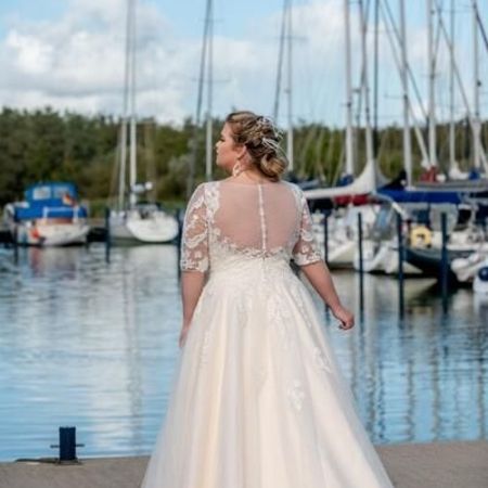 Plus-Size-Brautkleider in Schrobenhausen