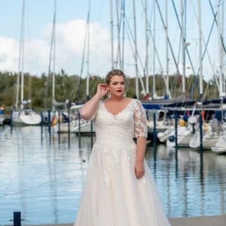 Plus-Size-Brautkleider in Schrobenhausen