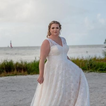 Plus-Size-Brautkleider in Schrobenhausen