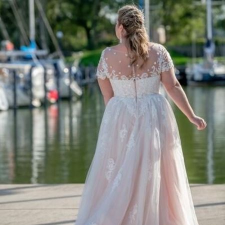 Plus-Size-Brautkleider in Schrobenhausen
