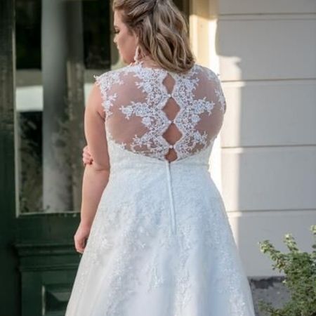 Plus-Size-Brautkleider in Schrobenhausen
