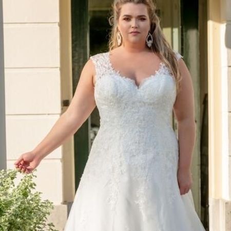 Plus-Size-Brautkleider in Schrobenhausen