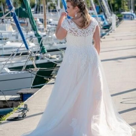 Plus-Size-Brautkleider in Schrobenhausen