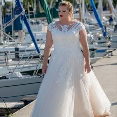 Plus-Size-Brautkleider in Schrobenhausen