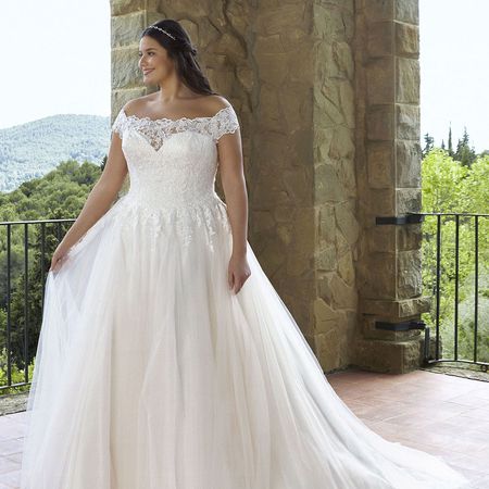 Plus-Size-Brautkleider in Schrobenhausen
