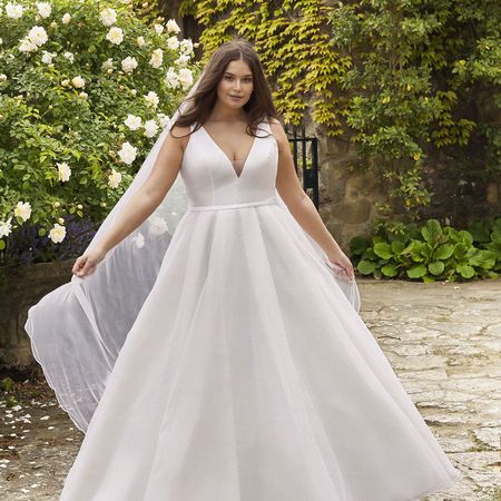 Plus-Size-Brautkleider in Schrobenhausen