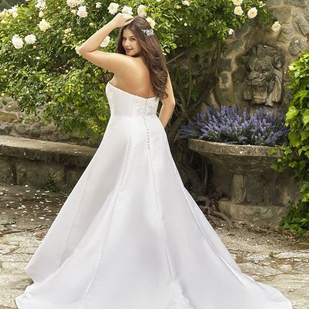 Plus-Size-Brautkleider in Schrobenhausen