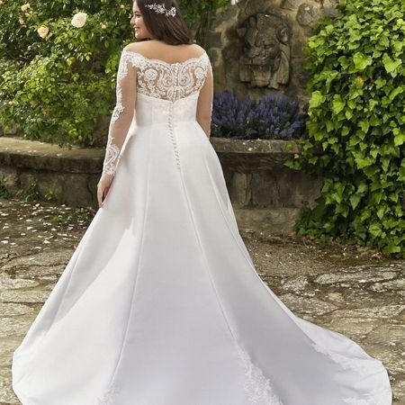 Plus-Size-Brautkleider in Schrobenhausen