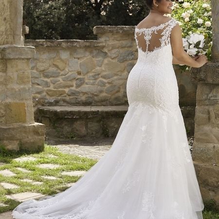 Plus-Size-Brautkleider in Schrobenhausen