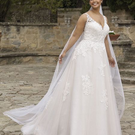 Plus-Size-Brautkleider in Schrobenhausen