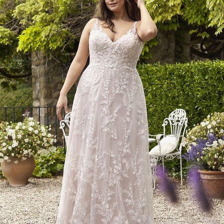 Plus-Size-Brautkleider in Schrobenhausen