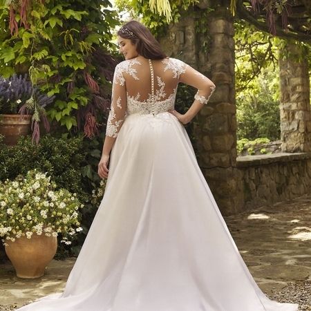Plus-Size-Brautkleider in Schrobenhausen