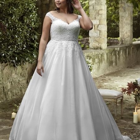 Plus-Size-Brautkleider in Schrobenhausen