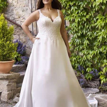 Plus-Size-Brautkleider in Schrobenhausen