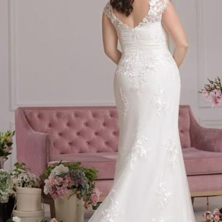 Plus-Size-Brautkleider in Schrobenhausen