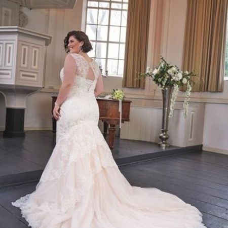 Plus-Size-Brautkleider in Schrobenhausen